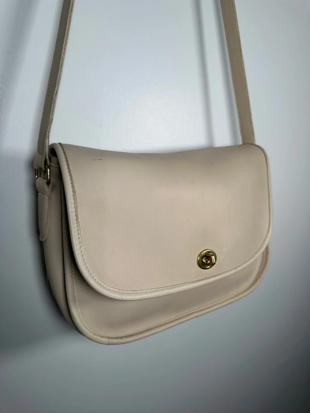 Coach Vintage City Bag No. 9139 USA Made Beige Leather Crossbody Shoulder Bag - Picture 3 of 11
